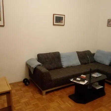 Homestay Corvin W Balcony